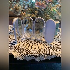 SMALL JEWELRY ORGANIZER